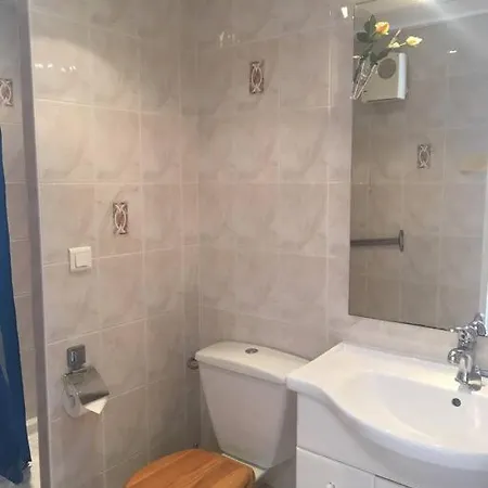 Dans De Charme, Piscine, Proche Apartment